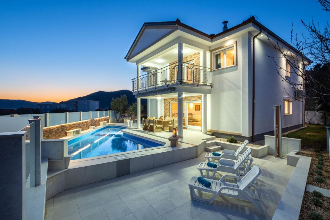 Luxury Villa Ivana Marina Ngoại thất bức ảnh
